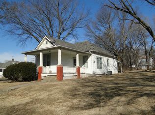 1302 Ottawa St, Leavenworth, KS 66048