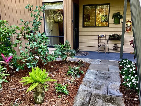 Private front entrance.