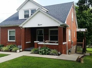 12 E State St, Chester, IL 62233