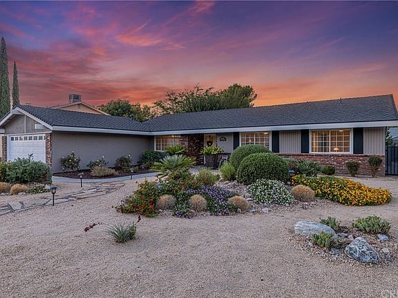 2nd image of 39724 Country Club Dr