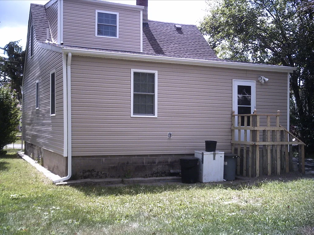 4 bed, 1165 sqft, $4,200 — Photo 3