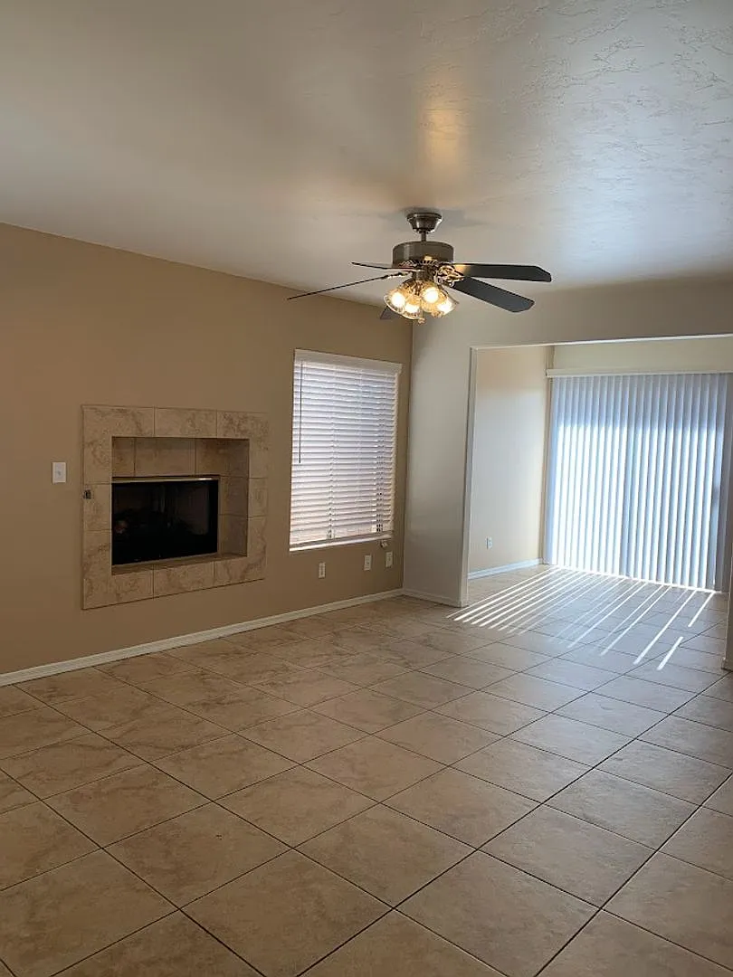 Rincalina on Speedway Townhomes — Photo 4
