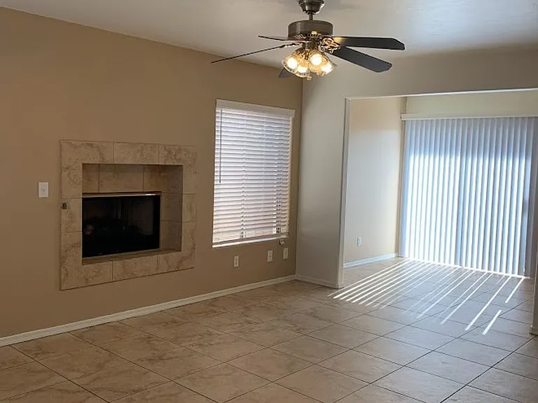 Rincalina on Speedway Townhomes — Photo 4