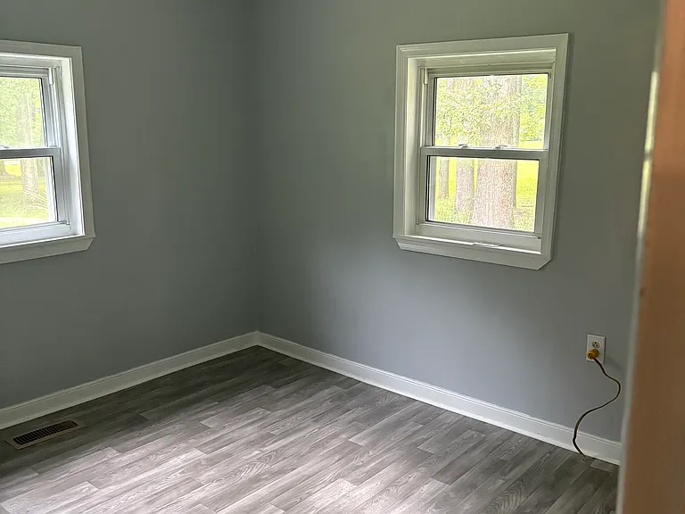 4130 Cedar Plains Rd — Photo 3