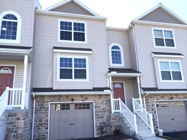 126 Wheatstone Ln, Lebanon, PA 17042