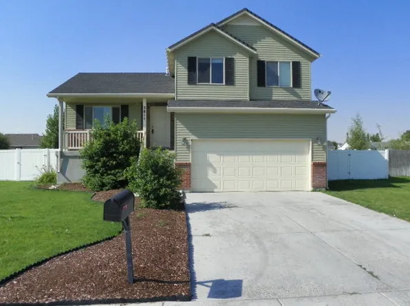 3811 E Deer Strm, Idaho Falls, ID 83401
