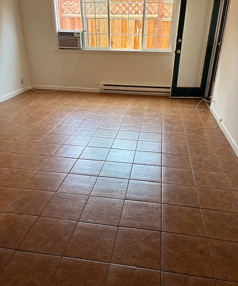 1614 Oxford St #7 — Photo 10