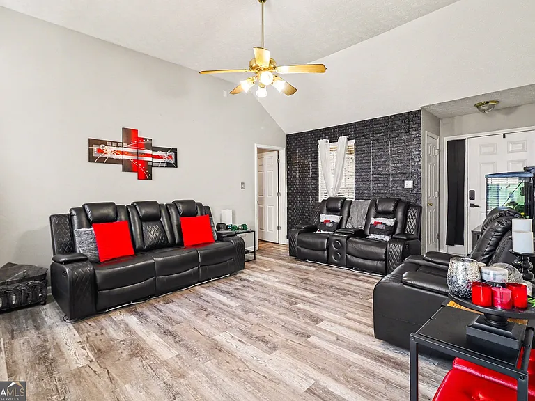 55 Ashley Woods Dr — Photo 8