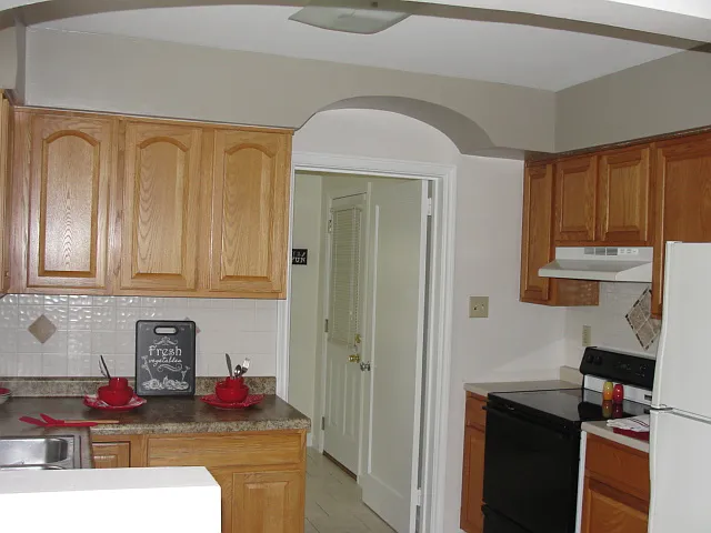 194 Oregon Ave — Photo 10