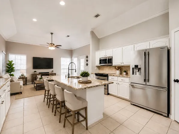 2124 Green Hill Dr, McKinney, TX 75072