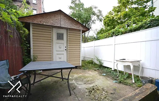 Rented by Yaffa Realty LLC | media 18