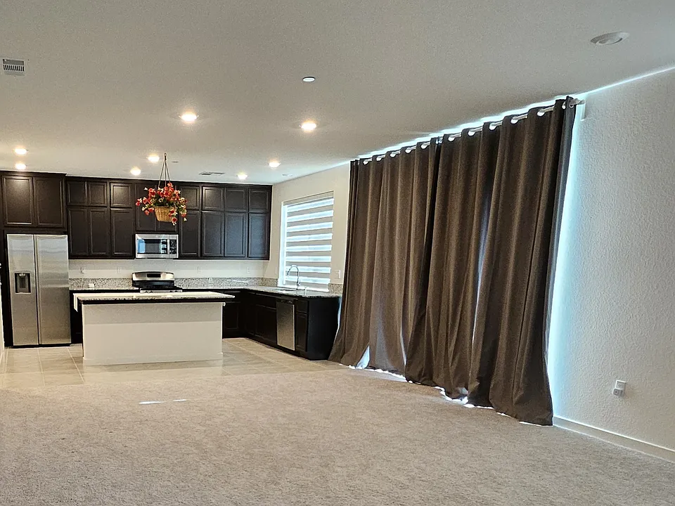 Knights Valley Ln