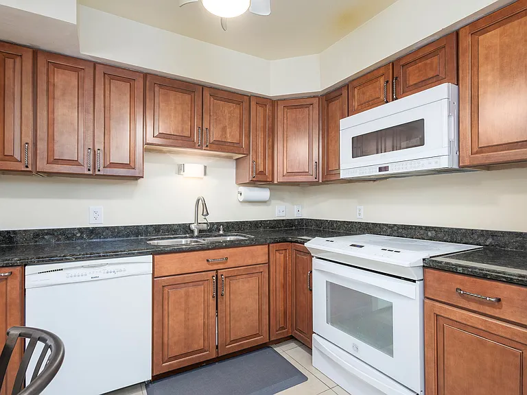 24285 Evergreen Rd — Photo 10