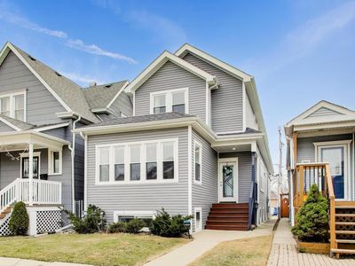 5623 W Berenice Ave, Chicago, IL, 60634
