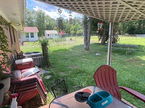 5th image of 1473 Wesley Dr