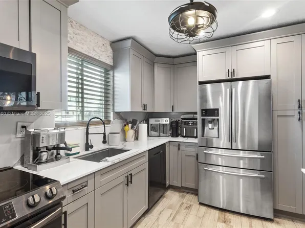 3510 SW 87th Ave, Miami, FL 33165