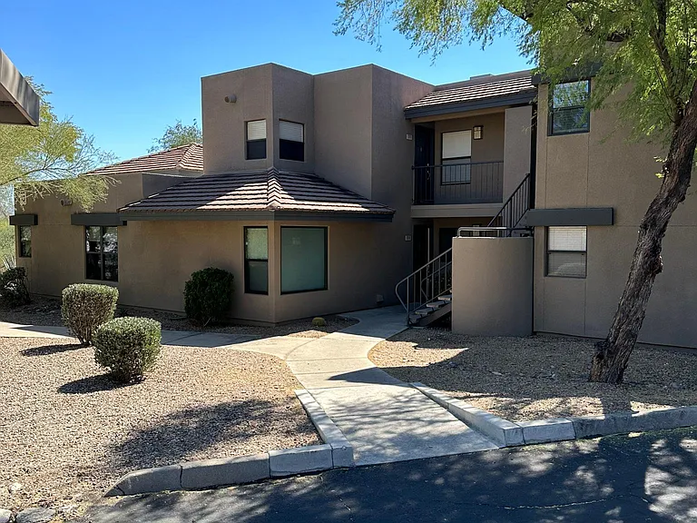 5855 N Kolb Rd — Photo 30