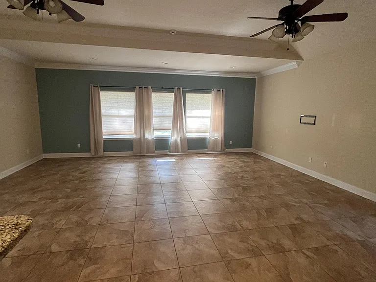 808 Pine Alley St — Photo 28