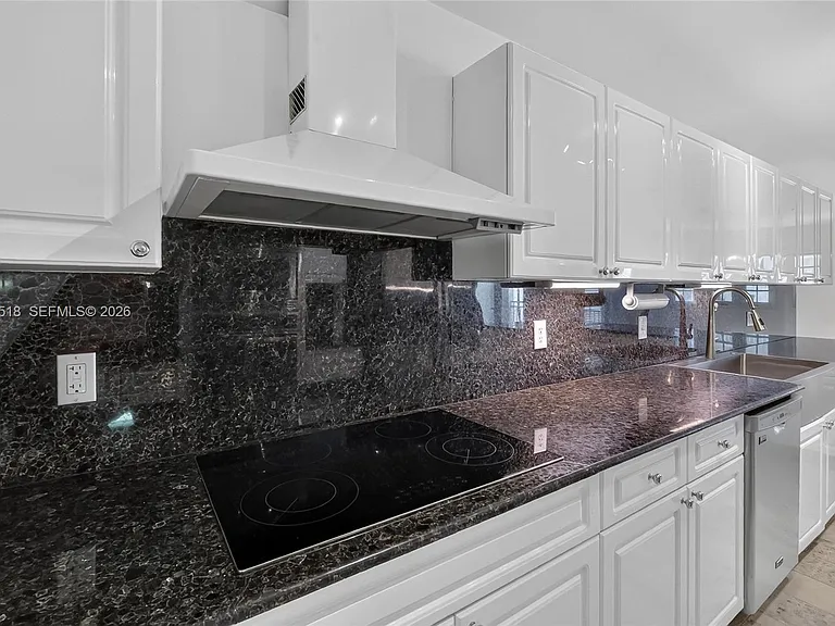 1413 Sunset Harbour Dr #209 — Photo 12
