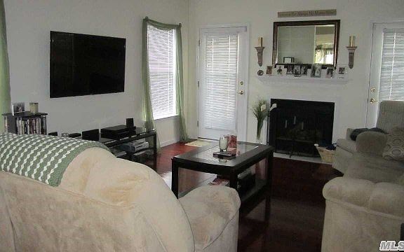 4th image of 161 Willow Wood Dr