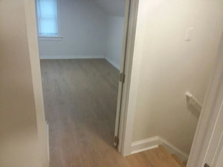 119 E Wilson St — Photo 16