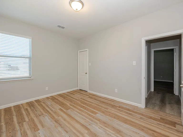 208 Harvey St — Photo 22
