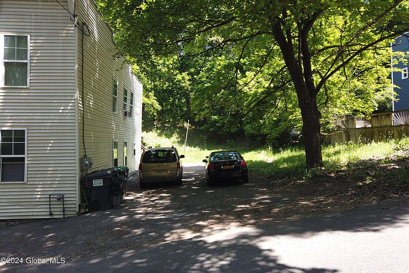 3rd image of 65 Tyler Street