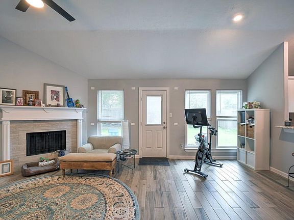 3rd image of 6111 Caroline Green Ct