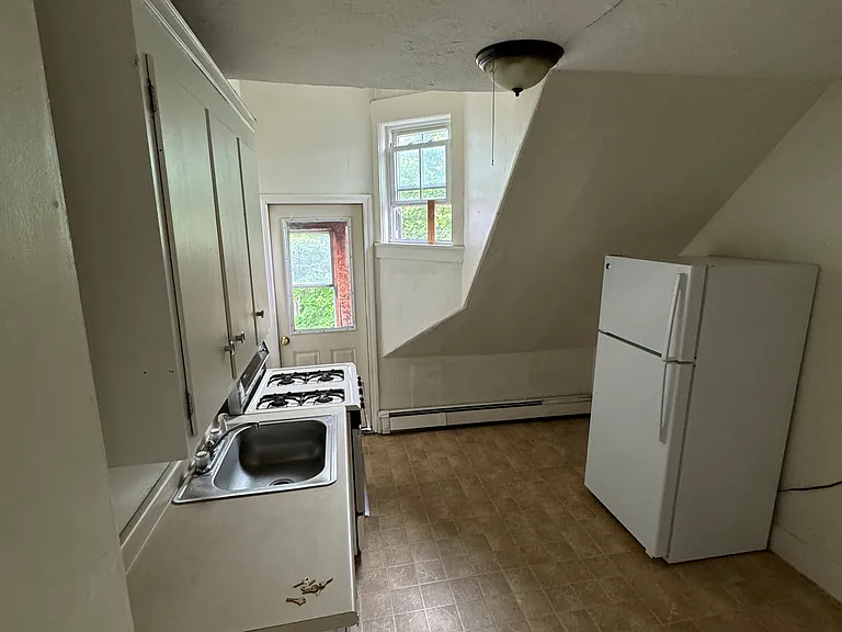 9-11 Mechanic St #6 — Photo 3