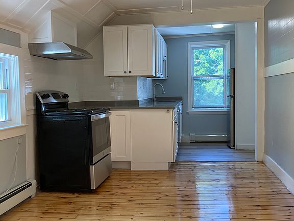 4th image of 36 Tucker Ave #B