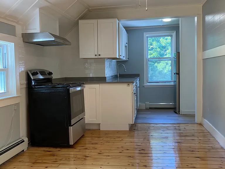 36 Tucker Ave #B — Photo 4