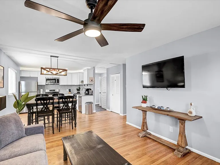 3216 Wellingmoor Ave — Photo 4