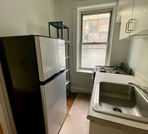 4th image of 118 E 31st St #3A