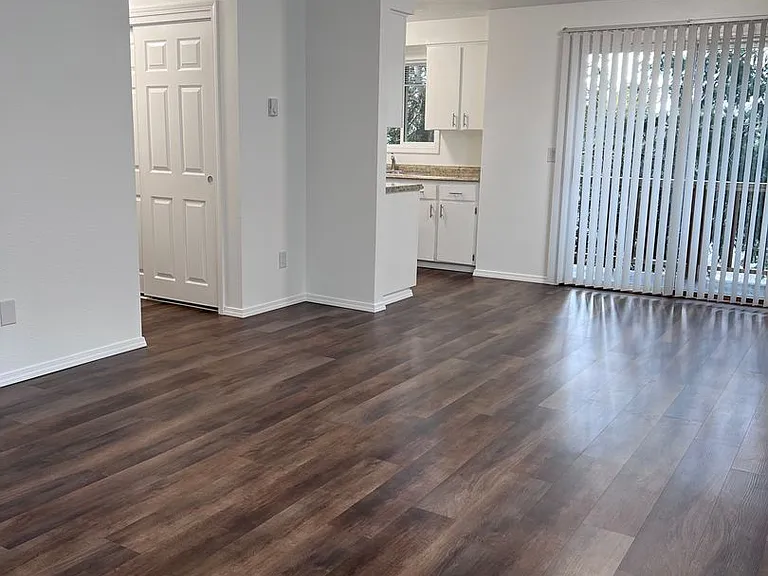 3459 Hawthorne Ave NE — Photo 1
