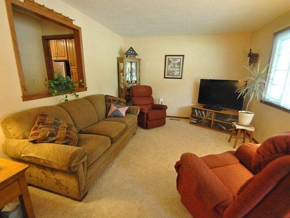 2nd image of 104 Forestview Dr