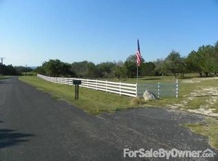 125 Rucker Ln N, Center Point, TX 78010