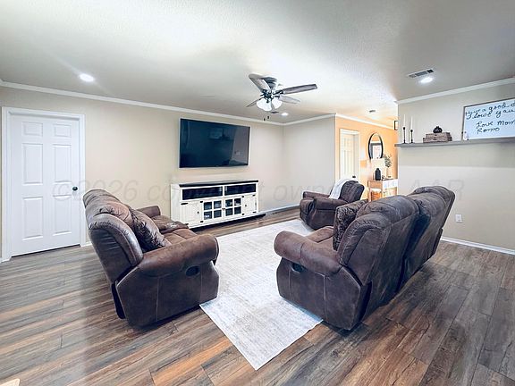 4th image of 722 Prairie Ln