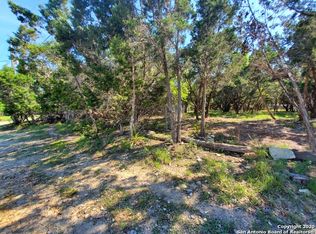 516 Riviera Dr, Canyon Lake, TX 78133