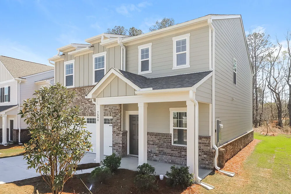 4 bed, 2.5 bath, 2338 sqft, $2,920 — Photo 4