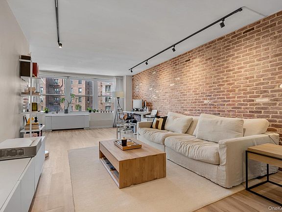 4th image of 20939 23rd Avenue #4J