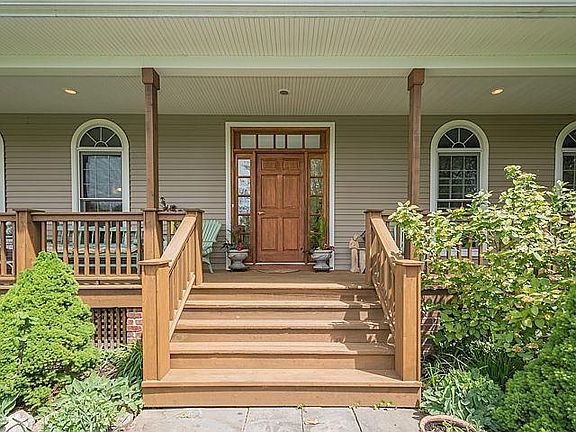 2nd image of 13312 Oakridge Ln