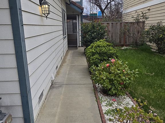 2nd image of 1159 Fargate Cir