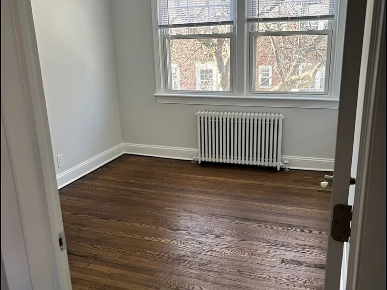 Maple Gardens Apartments — Photo 12