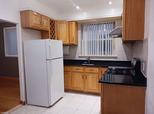 2077 W 9th St, Brooklyn, NY 11223