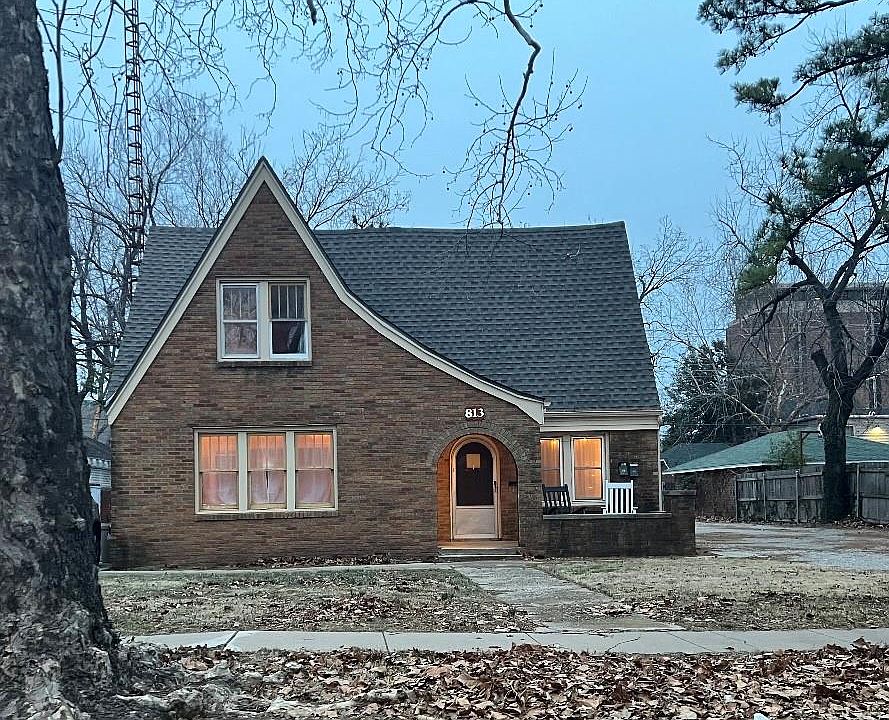 1st image of 813 College Ave
