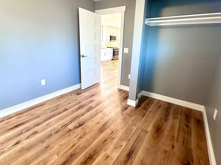 Third Avenue Duplex — Photo 7