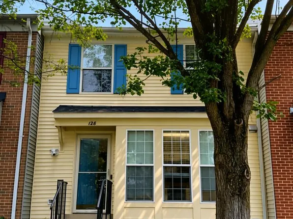 128 Hampshire Sq SW, Leesburg, VA 20175