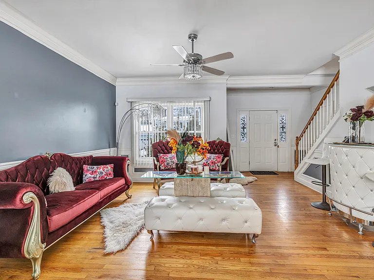 240 Highland Ave — Photo 5