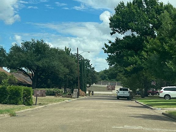 4th image of 5426 Northmoor Dr