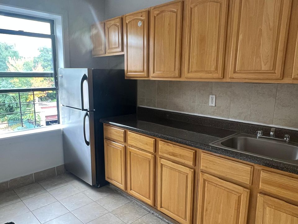 1st image of 24 Berkeley Ave #4C